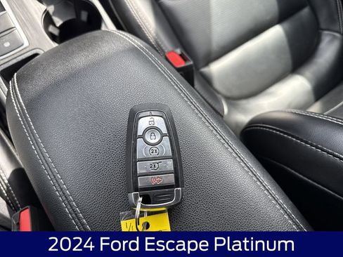 Used 2024 Ford Escape Platinum AWD/4WD image 27