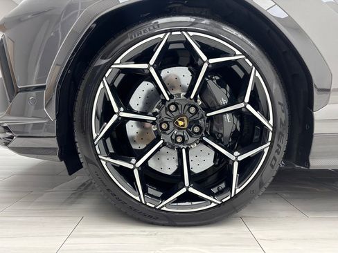 Used 2023 Lamborghini Urus Performante AWD/4WD image 10