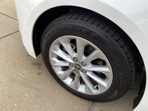 Used 2021 Toyota Corolla LE w/ LE Convenience Package image 25