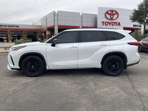 Used 2023 Toyota Highlander XSE image 8