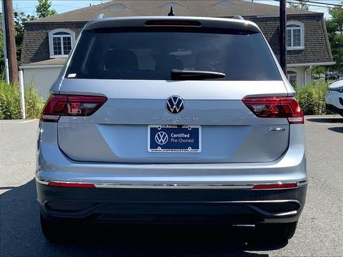 Used 2023 Volkswagen Tiguan SE AWD/4WD image 6
