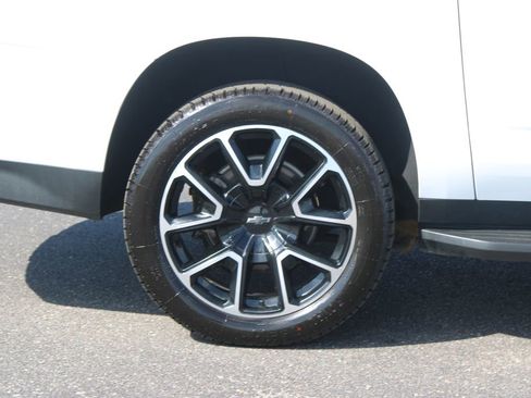 Used 2021 Chevrolet Suburban RST RWD image 13