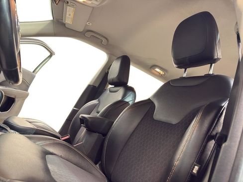 Used 2018 Jeep Compass Latitude w/ Popular Equipment Group image 15