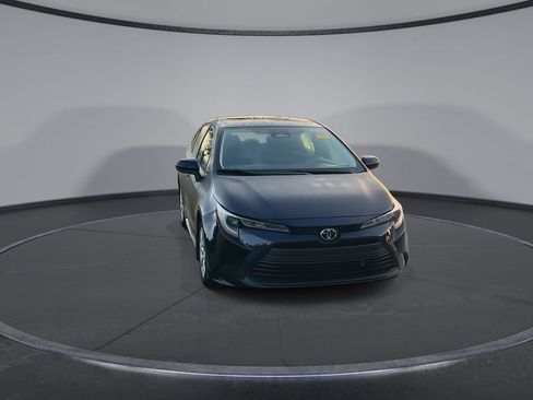 Used 2024 Toyota Corolla LE FWD image 3