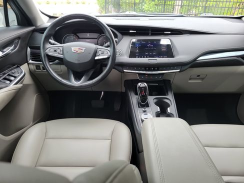 Used 2021 Cadillac XT4 Luxury w/ Driver Awareness Package AWD/4WD image 15
