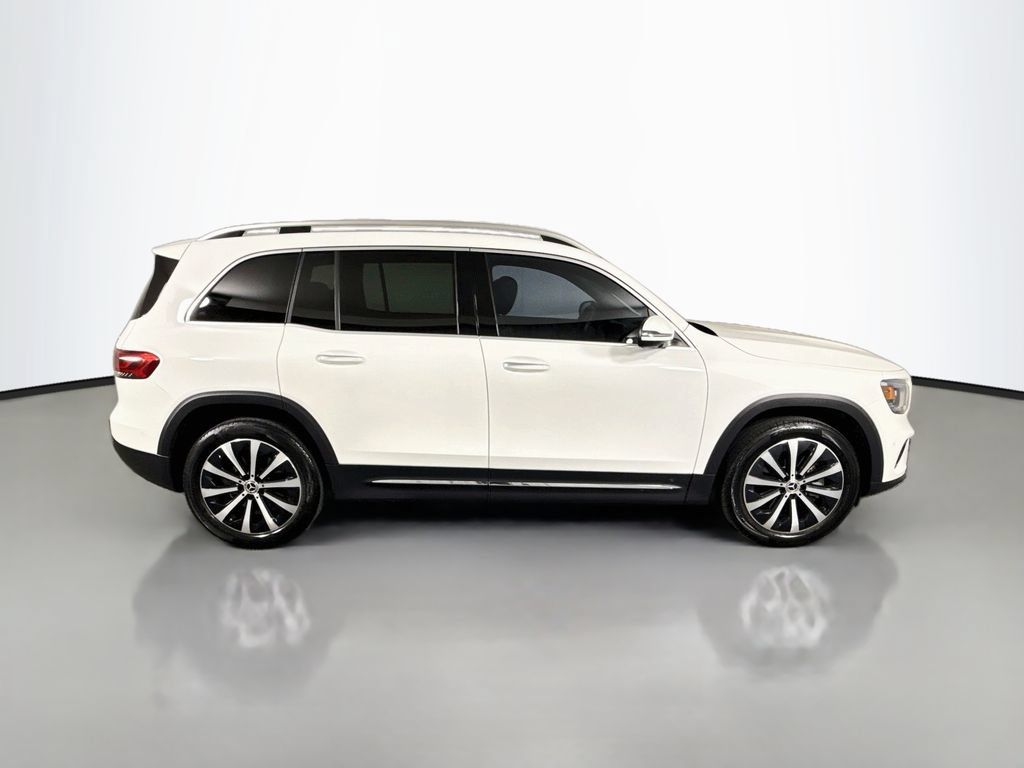 Used 2023 Mercedes-Benz GLB 250 4MATIC image 8