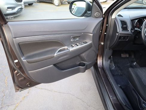 Used 2020 Mitsubishi Outlander Sport ES image 9