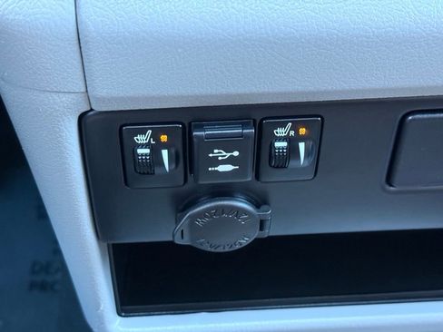 Used 2020 Toyota Sienna XLE FWD image 31