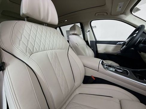 New 2026 BMW X7 xDrive40i w/ Premium Package image 31