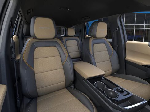 New 2025 Chevrolet Equinox ACTIV w/ Safety and Technology Package image 16