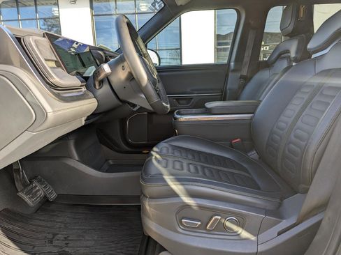 Used 2025 Rivian R1S Adventure image 13