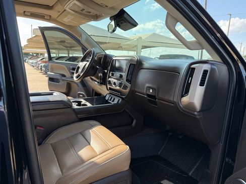 Used 2017 GMC Sierra 2500 Denali w/ Duramax Plus Package AWD/4WD image 15