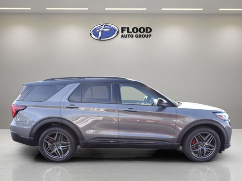 Used 2025 Ford Explorer ST w/ Sun And Sound Package AWD/4WD image 3