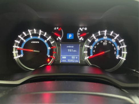 Used 2016 Toyota 4Runner SR5 Premium image 23