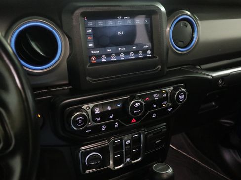 Used 2022 Jeep Gladiator Sport AWD/4WD image 23