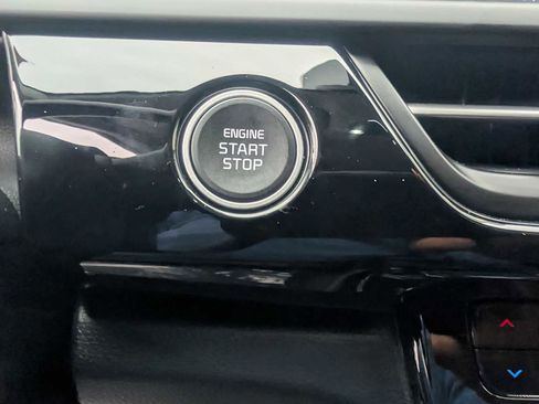 Used 2025 Kia Seltos S image 13