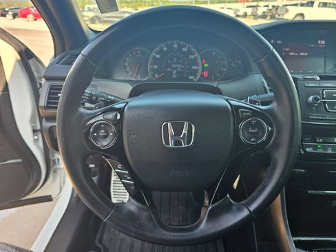 Used 2017 Honda Accord Sport image 18