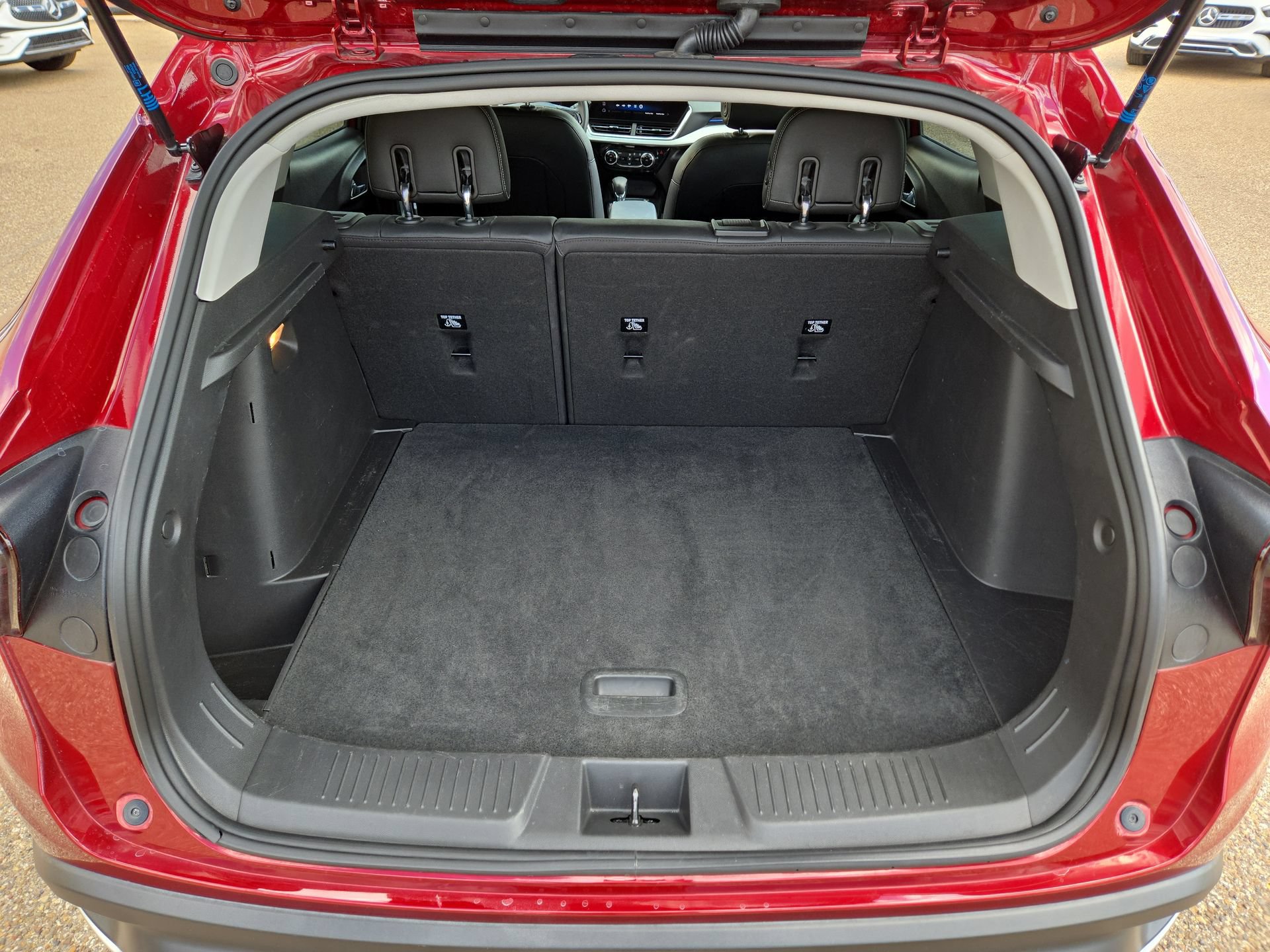 Used 2025 Chevrolet Trax LT FWD image 12
