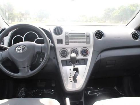 Used 2009 Toyota Matrix FWD image 11