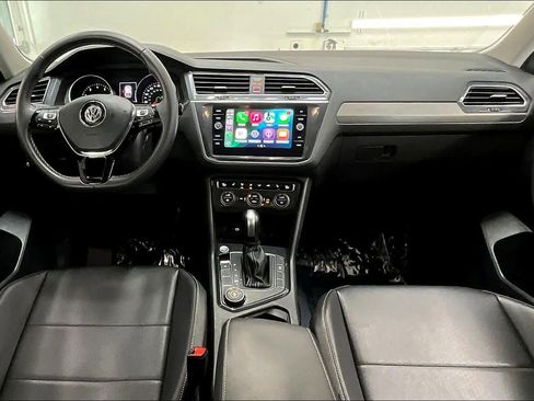 Used 2021 Volkswagen Tiguan SE image 17