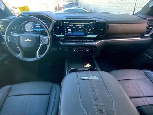 Used 2024 Chevrolet Silverado 3500 High Country w/ High Country Premium Package image 15