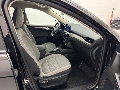 Used 2020 Ford Escape SE image 38
