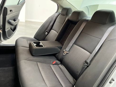 Used 2025 Nissan Altima 2.5 SV FWD image 16