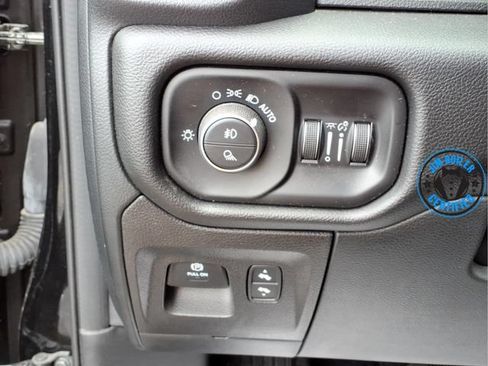 Used 2025 RAM 1500 Laramie AWD/4WD image 15