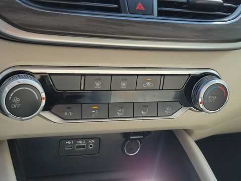 Used 2025 Nissan Altima 2.5 SV FWD image 26
