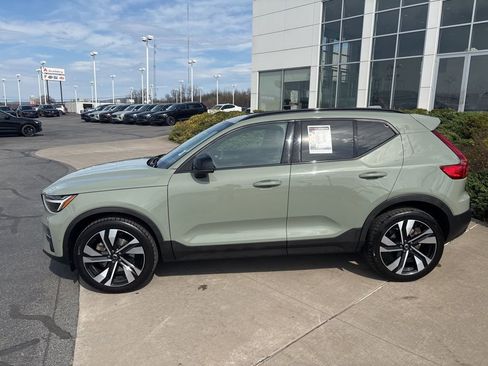 Certified 2023 Volvo XC40 B5 Ultimate AWD/4WD image 11