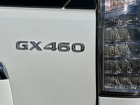 Used 2020 Lexus GX 460 Premium w/ Premium Package image 28