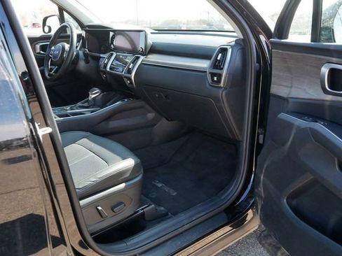 Used 2023 Kia Sorento EX w/ Panoramic Sunroof Package FWD image 21