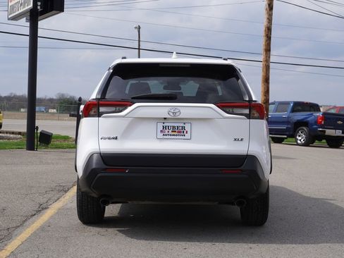 Used 2021 Toyota RAV4 XLE image 6