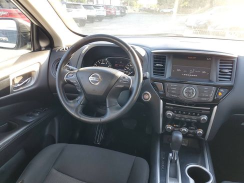Used 2020 Nissan Pathfinder SV FWD image 9