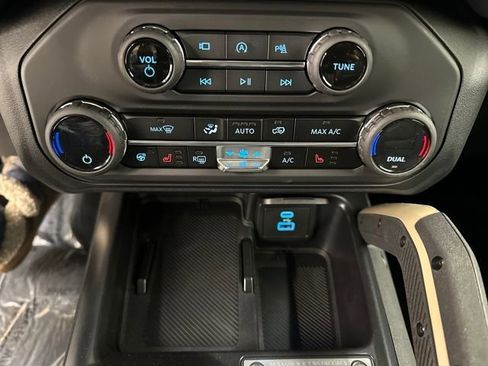 New 2025 Ford Bronco Badlands image 24