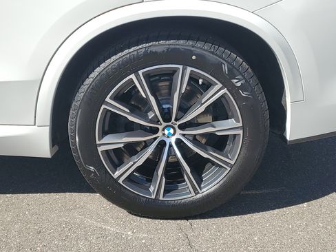 Used 2020 BMW X5 xDrive40i w/ M Sport Package image 29