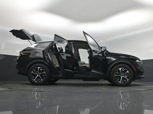 Used 2023 Kia Sportage EX FWD image 7