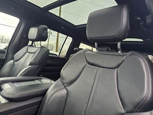 Used 2022 Jeep Wagoneer Series I image 20