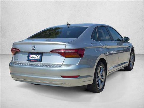 Used 2019 Volkswagen Jetta SEL w/ Cold Weather Package FWD image 5