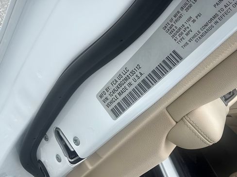 Used 2021 Jeep Grand Cherokee L Limited AWD/4WD image 25