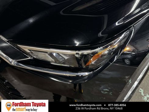 Used 2025 Toyota Grand Highlander AWD image 8