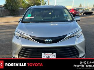 Used 2023 Toyota Sienna XLE video 1
