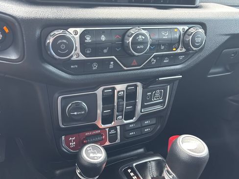 Used 2024 Jeep Gladiator Sport AWD/4WD image 29