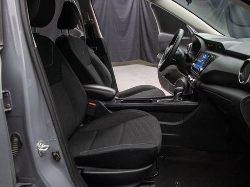 Used 2023 Nissan Kicks SV image 16