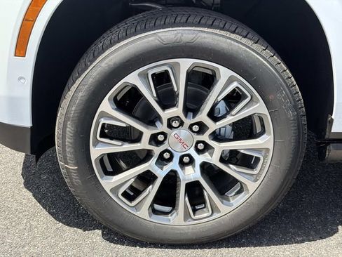 New 2026 GMC Yukon XL Denali w/ Denali Reserve Package AWD/4WD image 10
