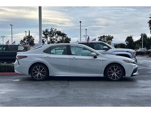 Certified 2023 Toyota Camry SE image 3