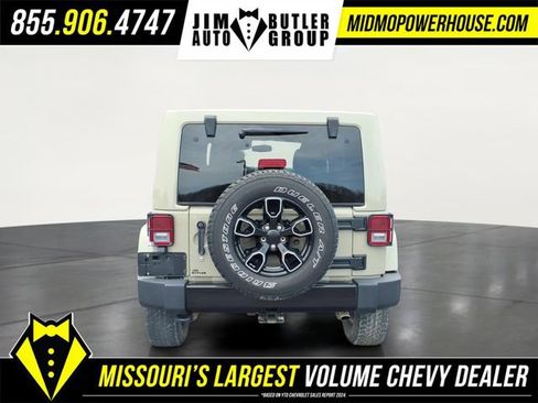 Used 2018 Jeep Wrangler Unlimited Sahara image 5