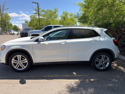 Used 2019 Mercedes-Benz GLA 250 4MATIC w/ Premium Package image 2