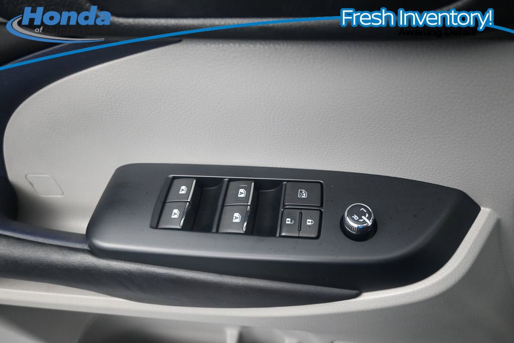 Used 2016 Toyota Highlander Limited AWD/4WD image 16