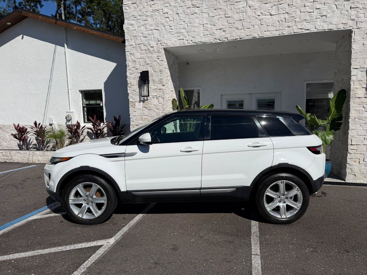 Used 2015 Land Rover Range Rover Evoque Pure Plus AWD/4WD image 2